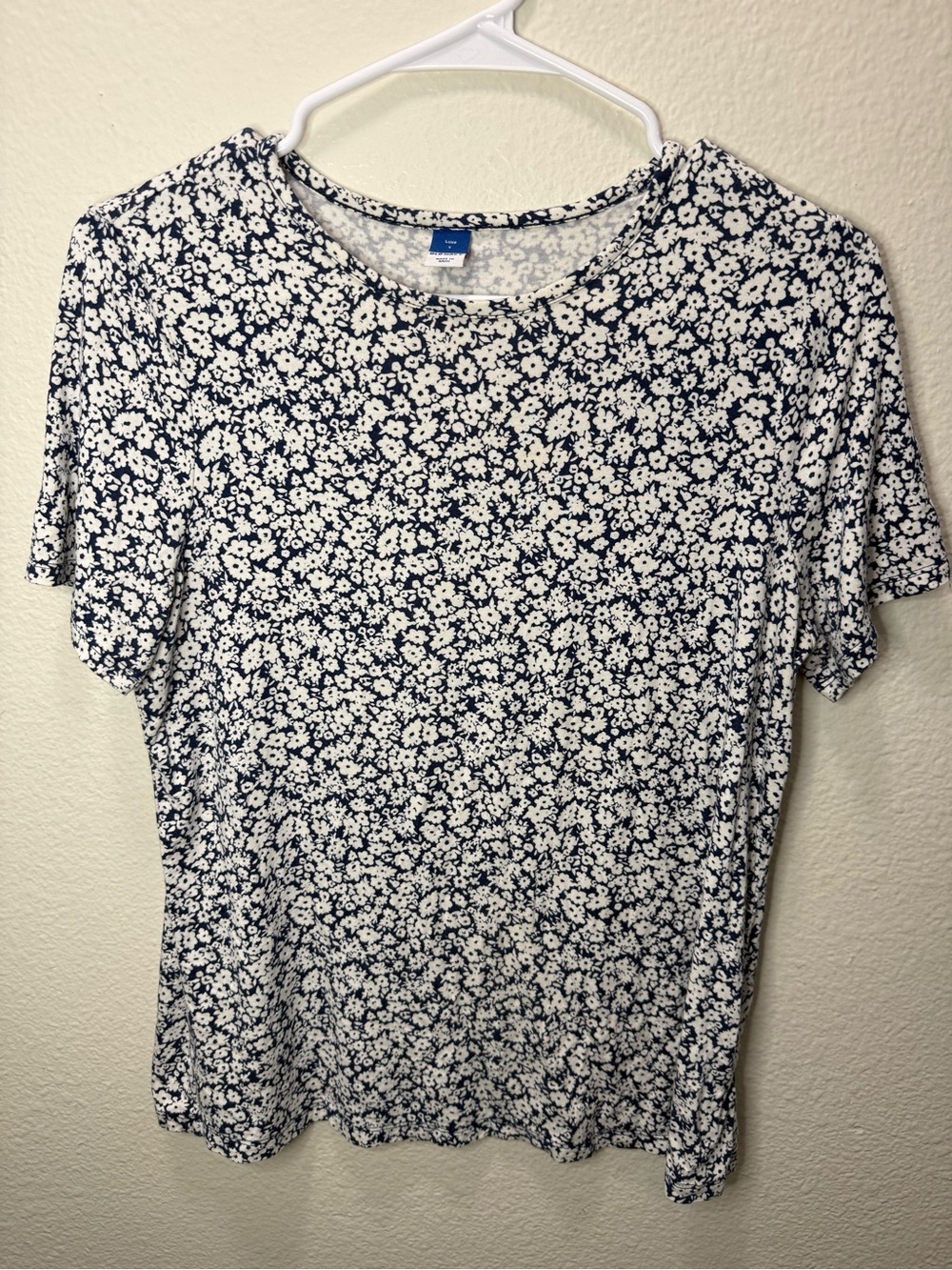 Old Navy Navy and White Floral Crewneck Tee